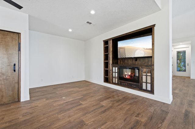 11707 Edgewater Court, Montgomery, TX 77356