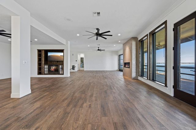 11707 Edgewater Court, Montgomery, TX 77356