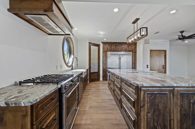 11707 Edgewater Court, Montgomery, TX 77356