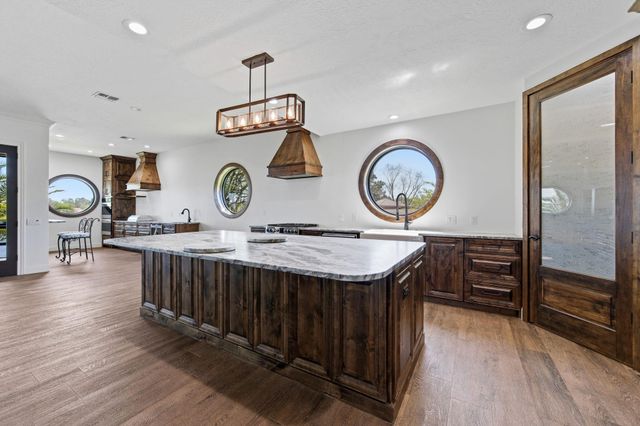 11707 Edgewater Court, Montgomery, TX 77356