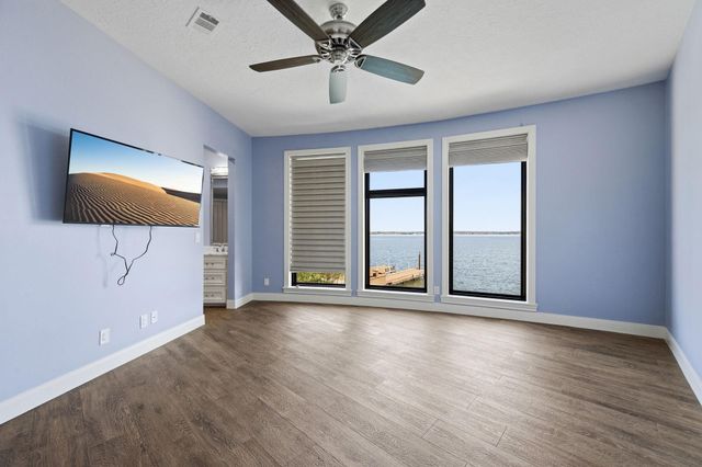 11707 Edgewater Court, Montgomery, TX 77356