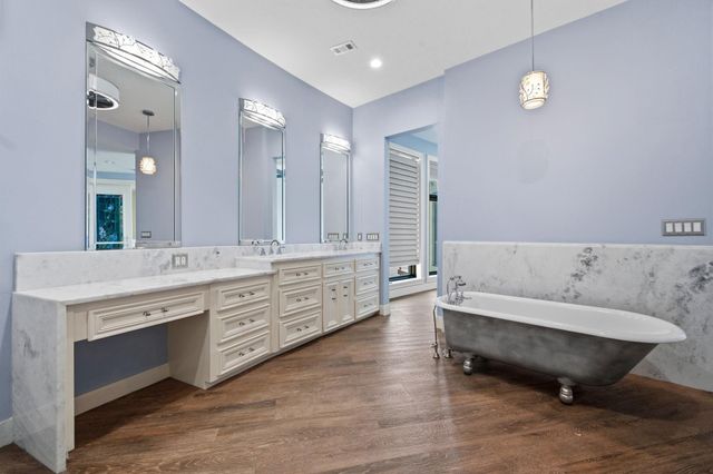 11707 Edgewater Court, Montgomery, TX 77356