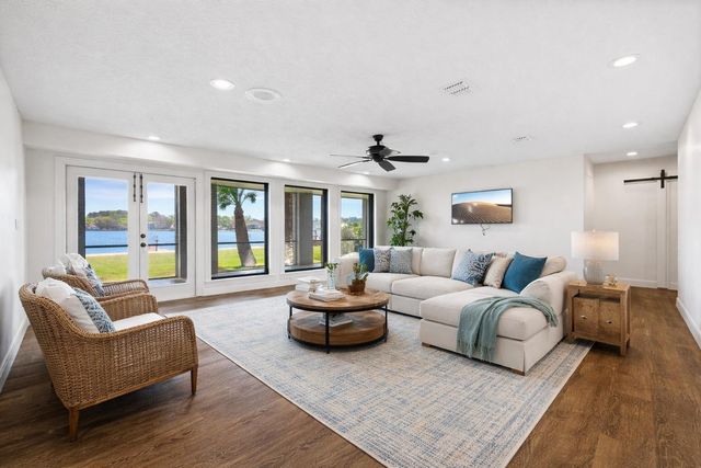 11707 Edgewater Court, Montgomery, TX 77356