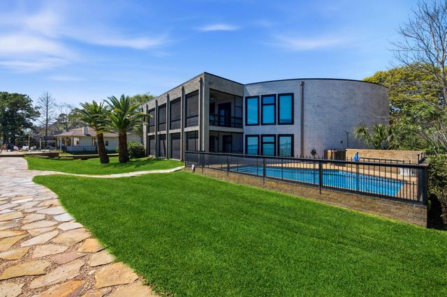 11707 Edgewater Court, Montgomery, TX 77356