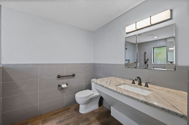 11707 Edgewater Court, Montgomery, TX 77356