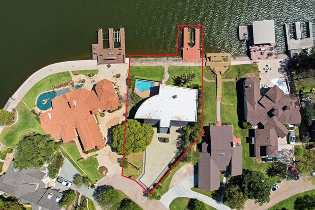 11707 Edgewater Court, Montgomery, TX 77356