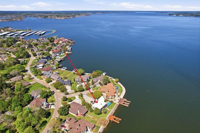 11707 Edgewater Court, Montgomery, TX 77356