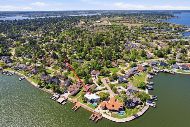 11707 Edgewater Court, Montgomery, TX 77356