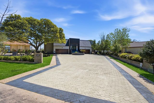 11707 Edgewater Court, Montgomery, TX 77356