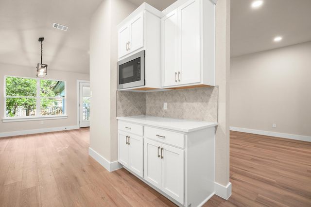8802 Ampezo TRL, Austin, TX 78749