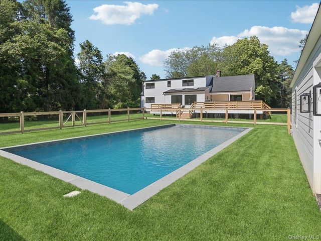 1579 N Sea Road, Southampton, NY 11968
