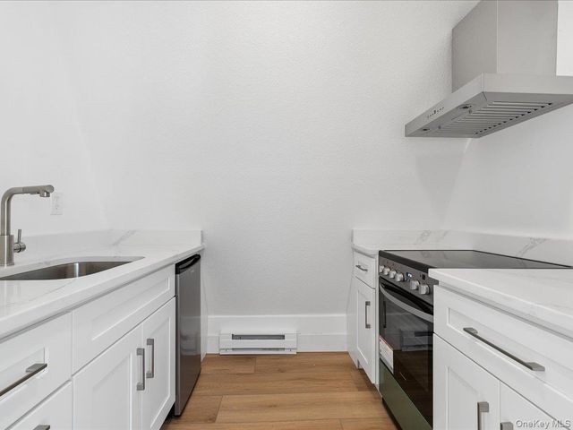1579 N Sea Road, Southampton, NY 11968