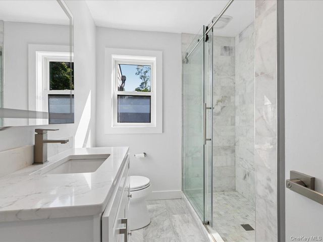 1579 N Sea Road, Southampton, NY 11968