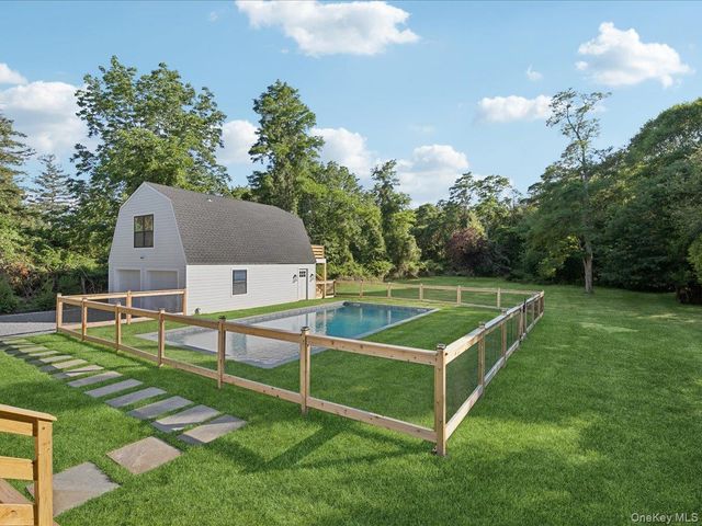 1579 N Sea Road, Southampton, NY 11968