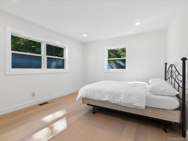 1579 N Sea Road, Southampton, NY 11968