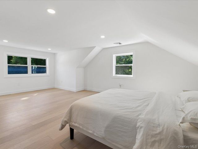 1579 N Sea Road, Southampton, NY 11968