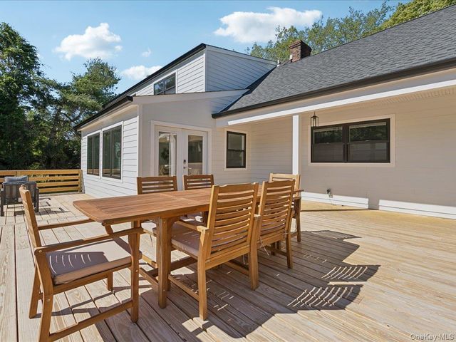 1579 N Sea Road, Southampton, NY 11968