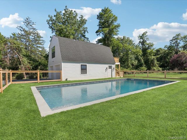 1579 N Sea Road, Southampton, NY 11968