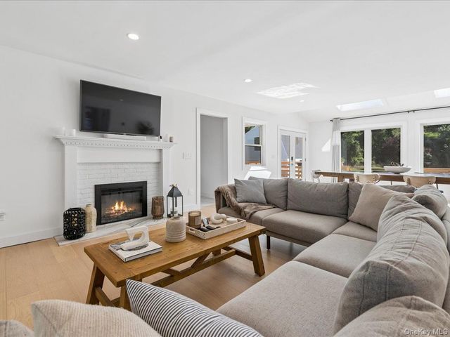 1579 N Sea Road, Southampton, NY 11968