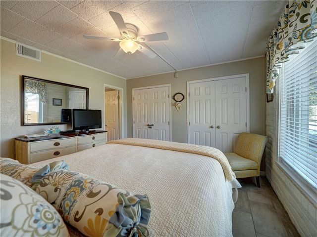 1419 S 11th St 102, Port Aransas, TX 78373