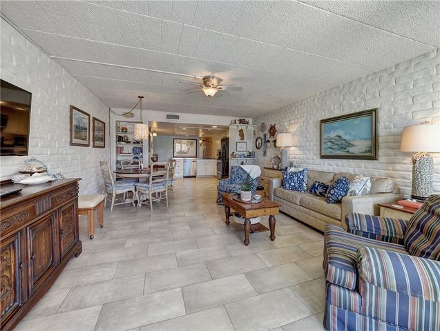 1419 S 11th St 102, Port Aransas, TX 78373