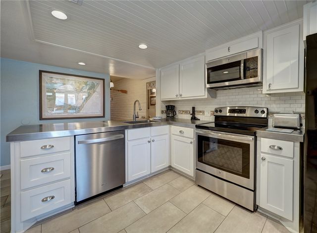 1419 S 11th St 102, Port Aransas, TX 78373