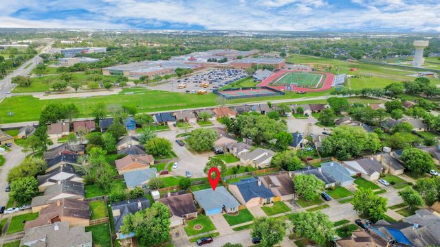 2026 Hickory Glen Drive, Missouri City, TX 77489