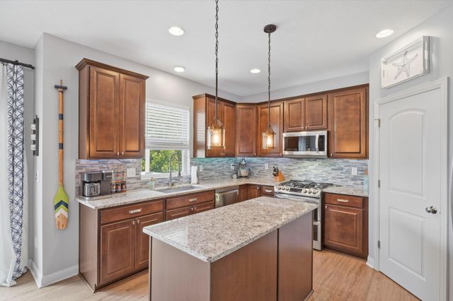 3236 Yellow Finch Way, Columbus, OH 43231
