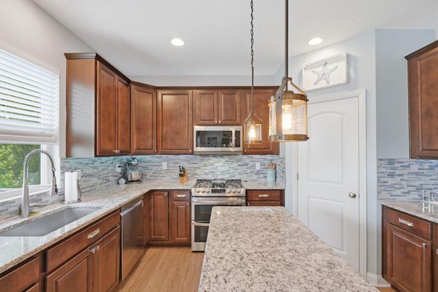 3236 Yellow Finch Way, Columbus, OH 43231