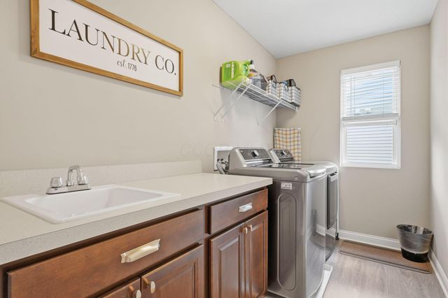 3236 Yellow Finch Way, Columbus, OH 43231