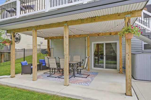 3236 Yellow Finch Way, Columbus, OH 43231