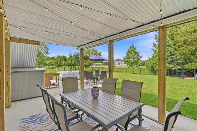 3236 Yellow Finch Way, Columbus, OH 43231