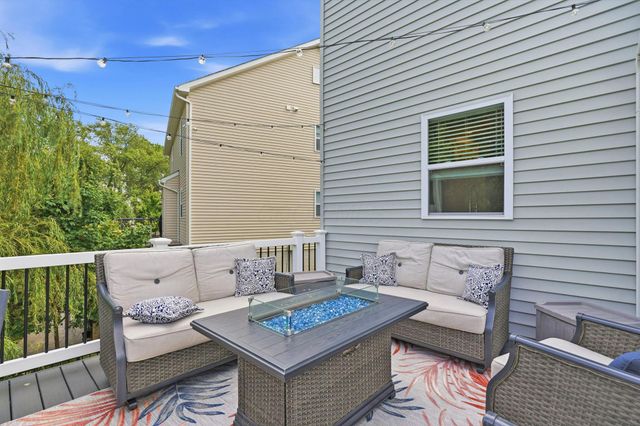 3236 Yellow Finch Way, Columbus, OH 43231