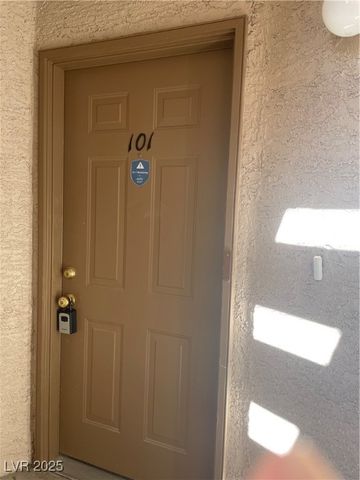 6881 Tamarus Street 101, Las Vegas, NV 89119