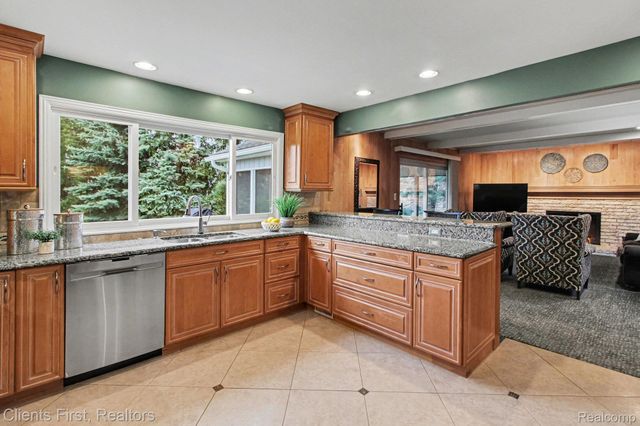 42356 Cotswold Court, Northville Township, MI 48168