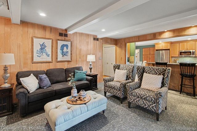 42356 Cotswold Court, Northville Township, MI 48168