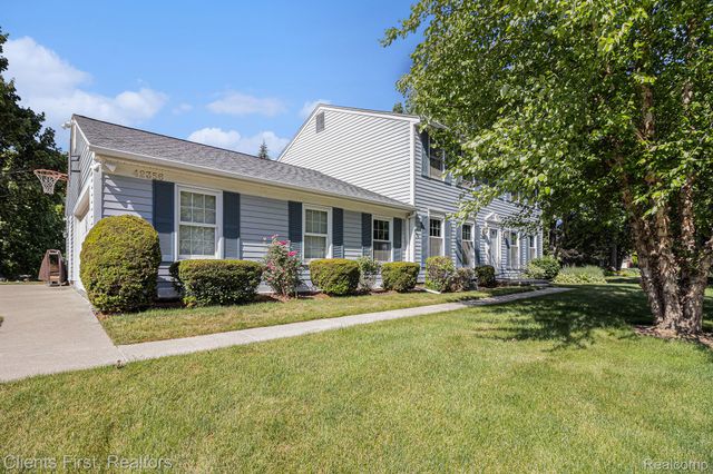 42356 Cotswold Court, Northville Township, MI 48168