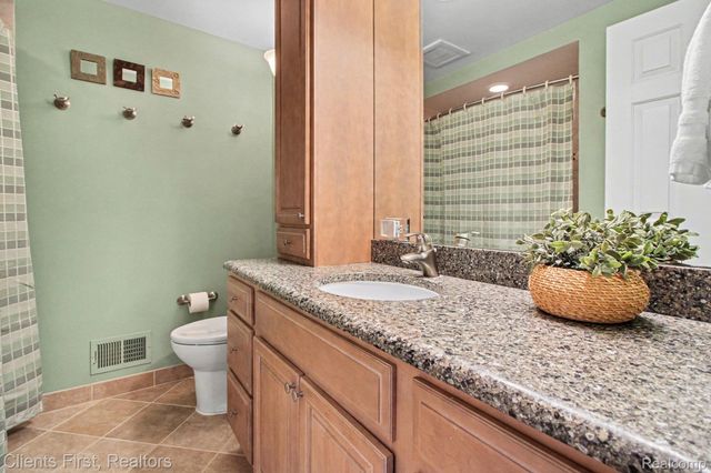 42356 Cotswold Court, Northville Township, MI 48168