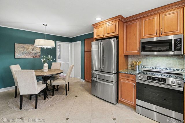 42356 Cotswold Court, Northville Township, MI 48168