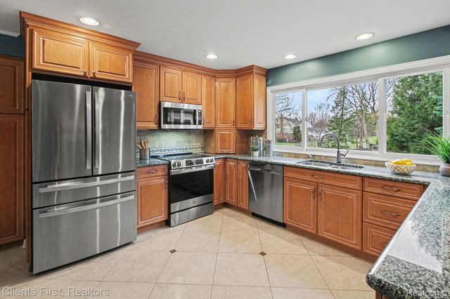 42356 Cotswold Court, Northville Township, MI 48168