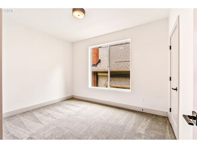 3944 Se IVON St, Portland, OR 97202