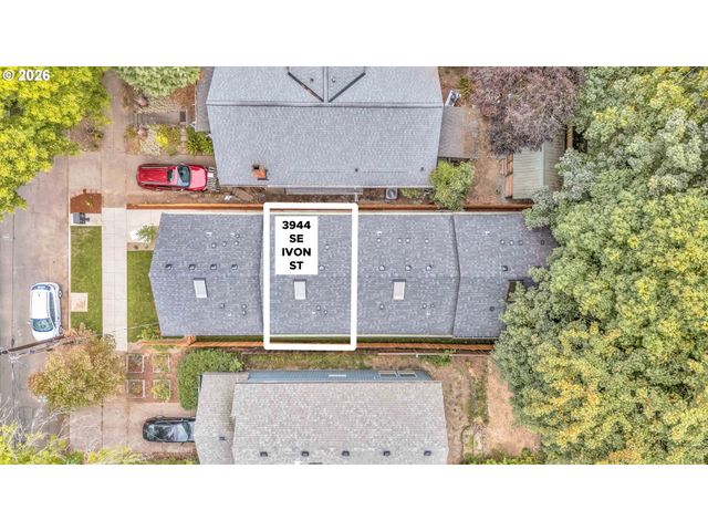 3944 Se IVON St, Portland, OR 97202