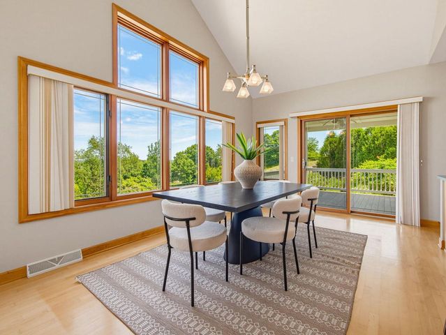 W225N3524 Wethersfield ROAD, Pewaukee, WI 53072
