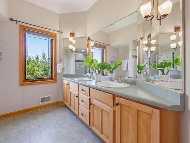 W225N3524 Wethersfield ROAD, Pewaukee, WI 53072