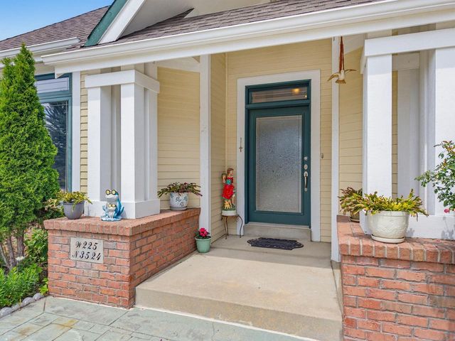 W225N3524 Wethersfield ROAD, Pewaukee, WI 53072