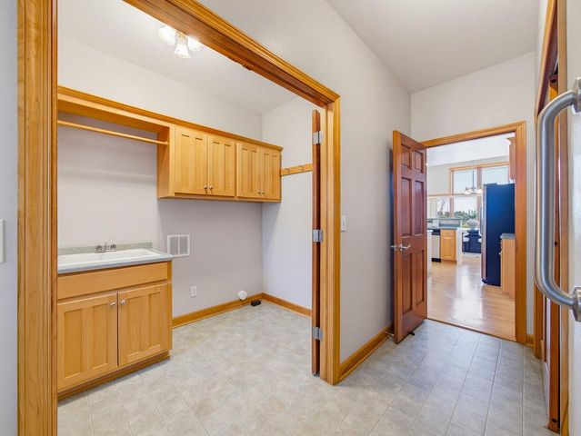 W225N3524 Wethersfield ROAD, Pewaukee, WI 53072