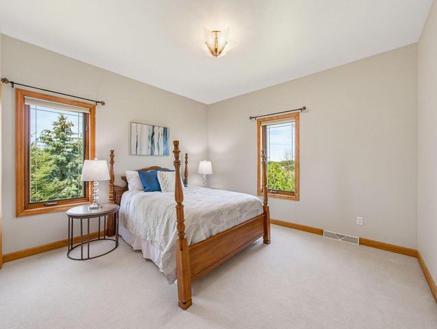 W225N3524 Wethersfield ROAD, Pewaukee, WI 53072