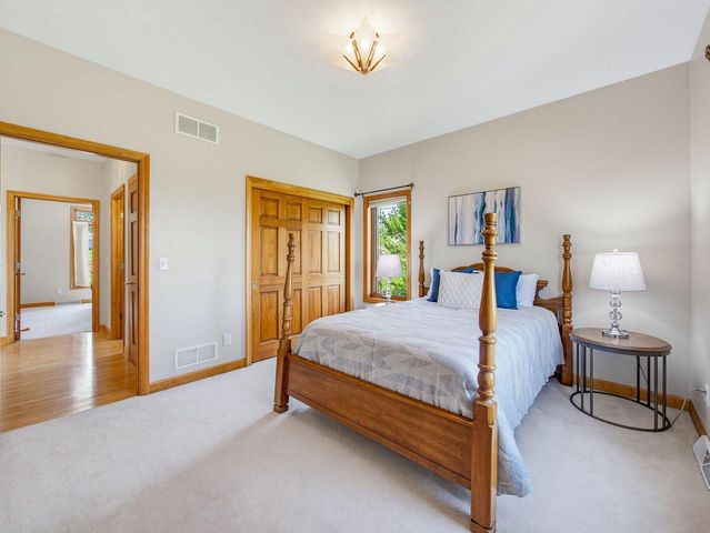 W225N3524 Wethersfield ROAD, Pewaukee, WI 53072