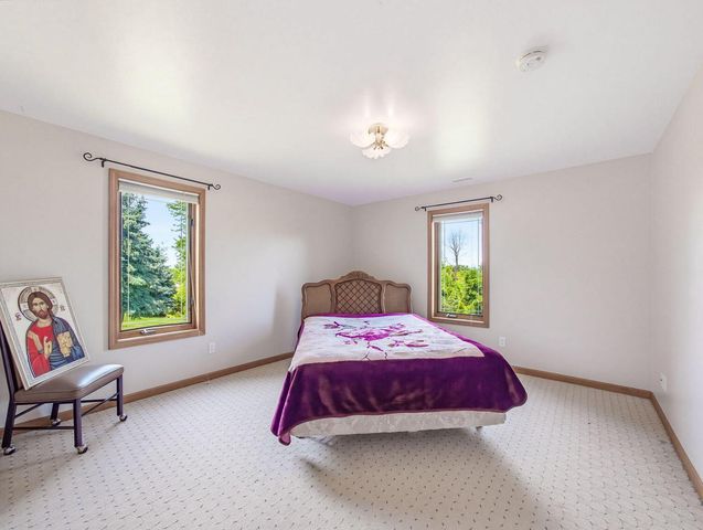 W225N3524 Wethersfield ROAD, Pewaukee, WI 53072