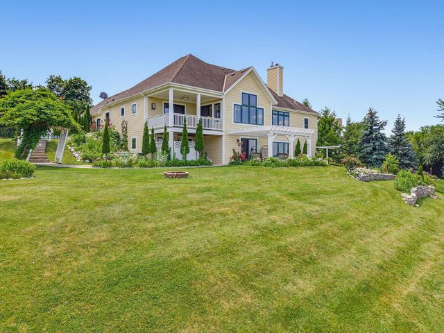 W225N3524 Wethersfield ROAD, Pewaukee, WI 53072